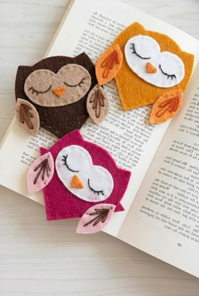 Owl Corner Felt Bookmark With Name - Personalized Sleepy Owl Page Corner In 12 Colors - Gift For Book Lovers