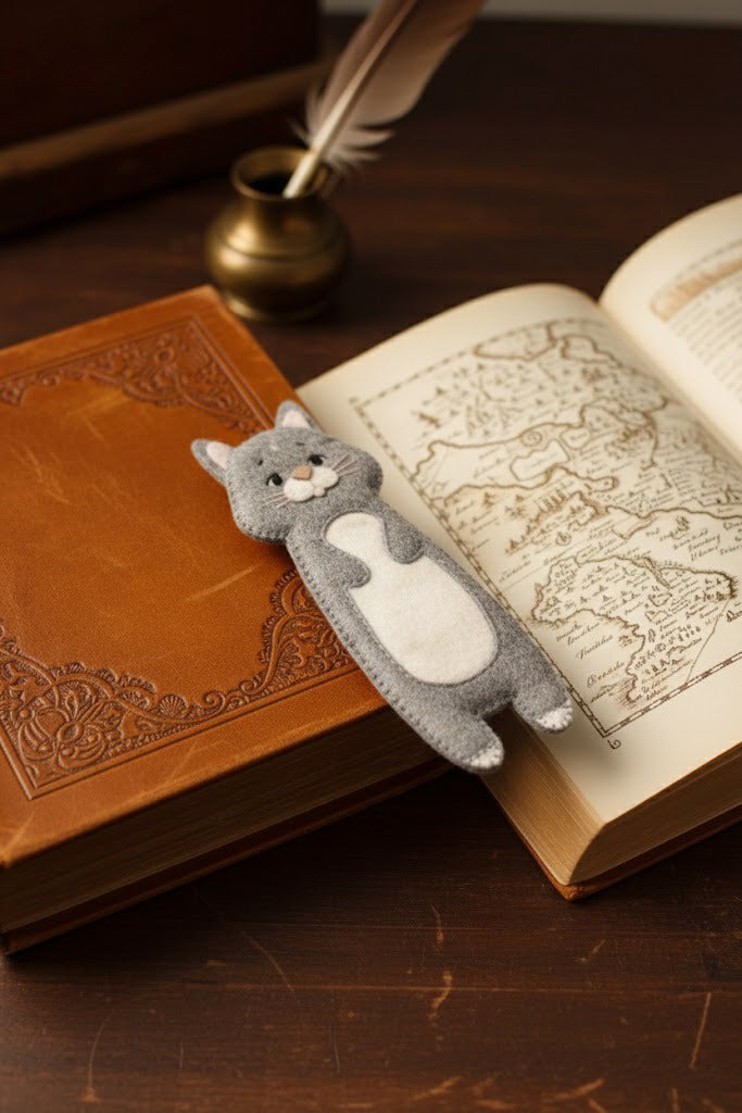 Cute Cats Felt Bookmark, Custom Cat Fabric, Embroidered Pet Bookmark, Handmade 3D Felt Gift, Pet Lover Gift