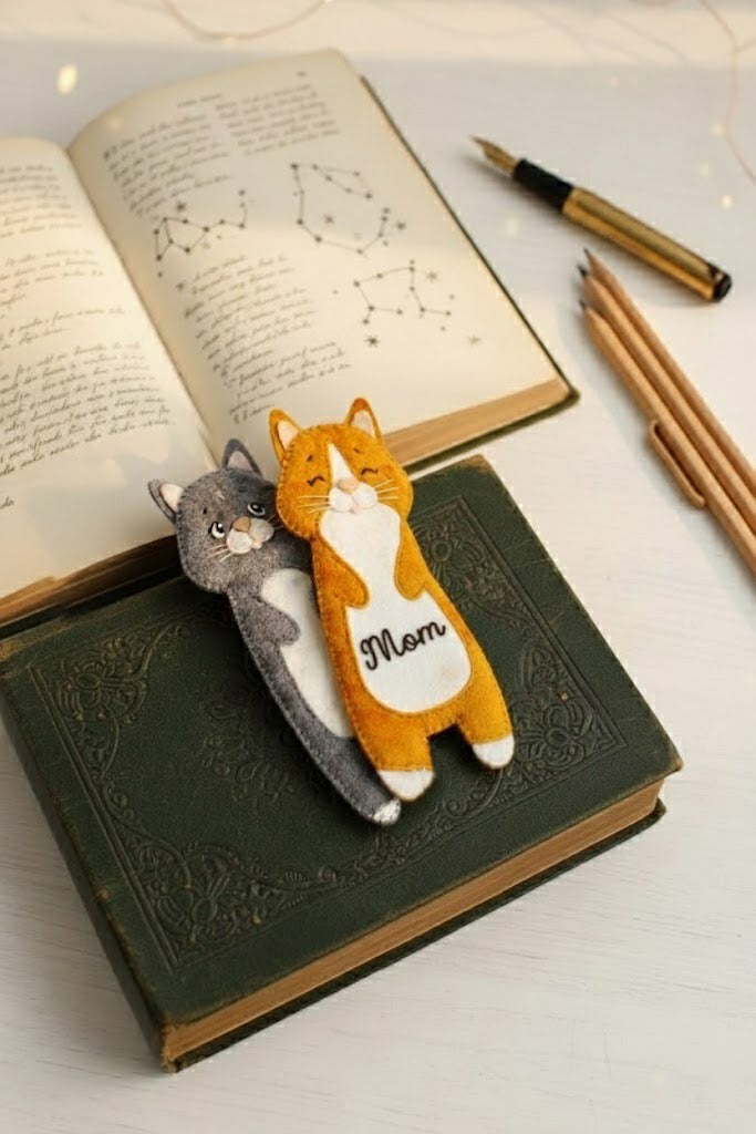 Cute Cats Felt Bookmark, Custom Cat Fabric, Embroidered Pet Bookmark, Handmade 3D Felt Gift, Pet Lover Gift