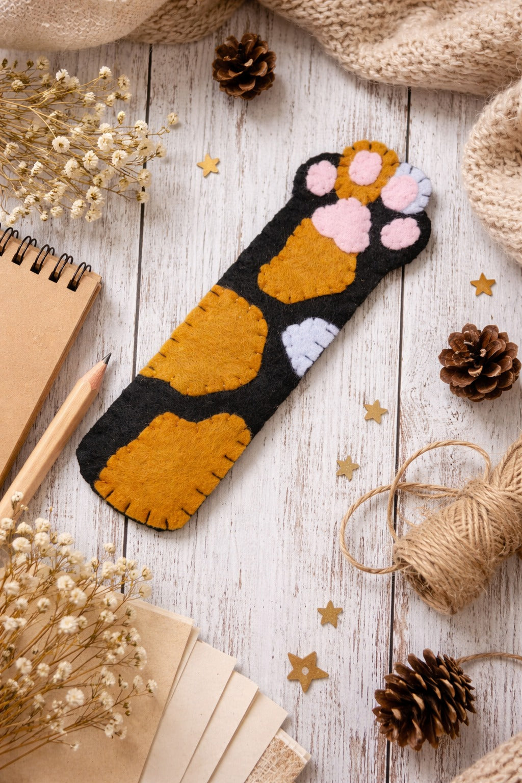 Cat Paws Felt Bookmark, Custom Cat Paw Fabric, Embroidered Name Bookmark, Handmade 3D Felt Gift, Pet Lover Gift,