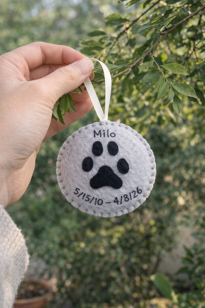 Pet Paw Memorial Felt Ornament - Personalized Pet Name And Dates Loss Keepsake - Gift For Dog And Cat Lovers