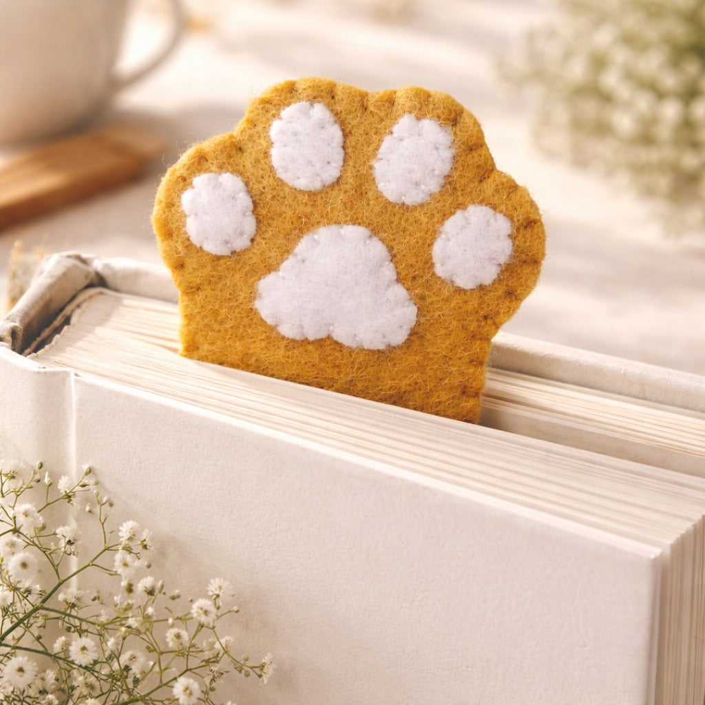 Cat Paws Felt Bookmark, Custom Cat Paw Fabric, Embroidered Name Bookmark, Handmade 3D Felt Gift, Pet Lover Gift,