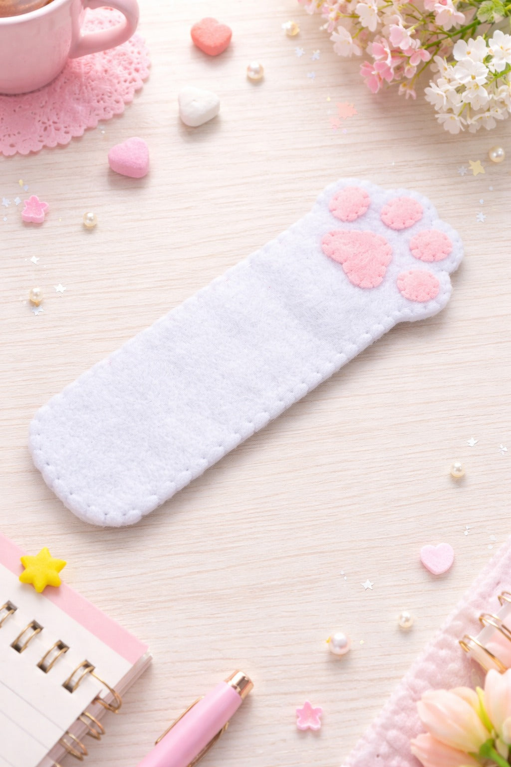 Cat Paws Felt Bookmark, Custom Cat Paw Fabric, Embroidered Name Bookmark, Handmade 3D Felt Gift, Pet Lover Gift,