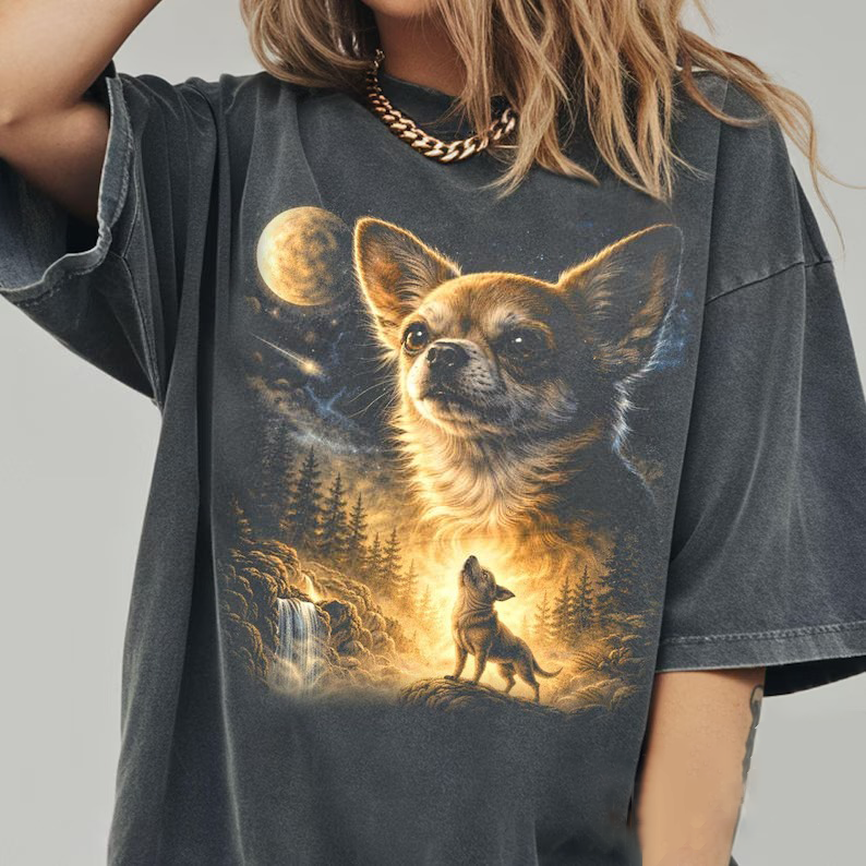Chihuahua Howling to The Moon Vintage T-Shirt, 90s Retro Animal Graphic Tee, Chihuahua Mom Gift, Full Moon Animals Tee, Silly Dog Shirt