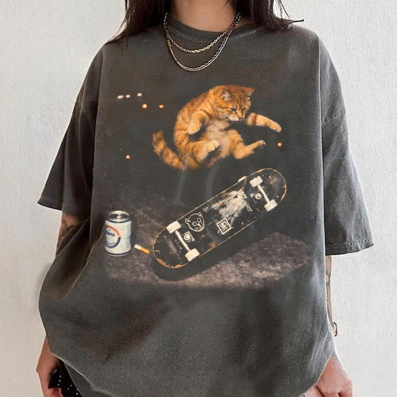 Skateboarding Cat Graphic T Shirt, Vintage Cats Skate Tee, Retro Streetwear Shirts, Funny Kitten Top, Unisex Oversized Cool Beer Tshirt
