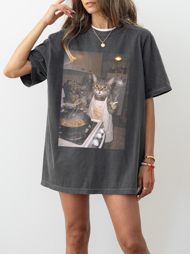 Funny Cat T-Shirt - Retro Cooking Cat Meme Graphic Tee